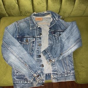 Vintage denim Levi jacket!